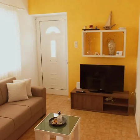 Margaret House * Isterni (Paros)