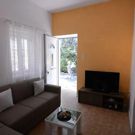 Margaret House Isterni (Paros)